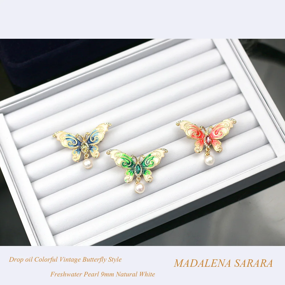 Дамски брошка-пеперуда от сладководни перли, MADALENA SARARA три цвята Изображение 2