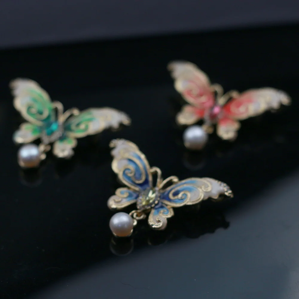 Дамски брошка-пеперуда от сладководни перли, MADALENA SARARA три цвята Изображение 3